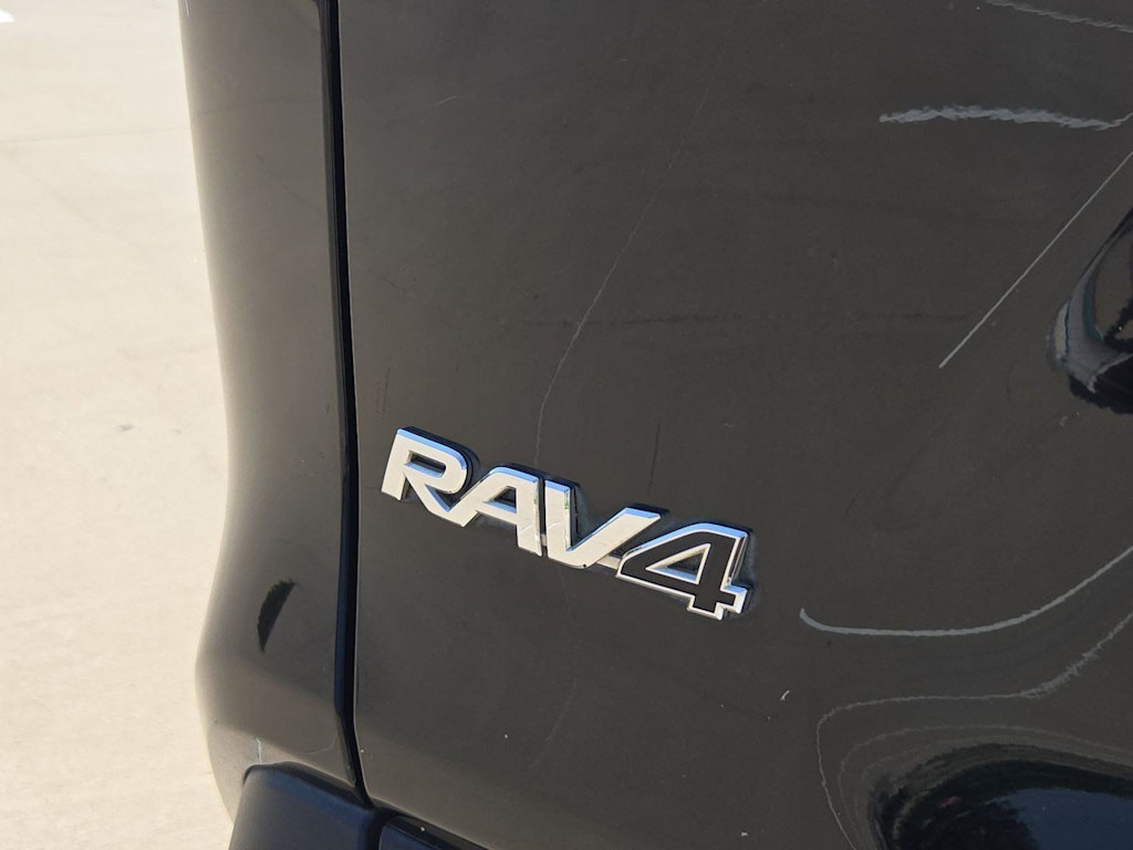 Thumbnail: 2020 Toyota RAV4 - 22