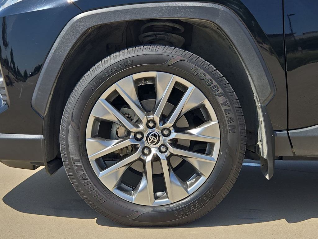 Thumbnail: 2020 Toyota RAV4 - 8