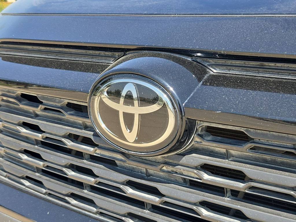 Thumbnail: 2020 Toyota RAV4 - 21