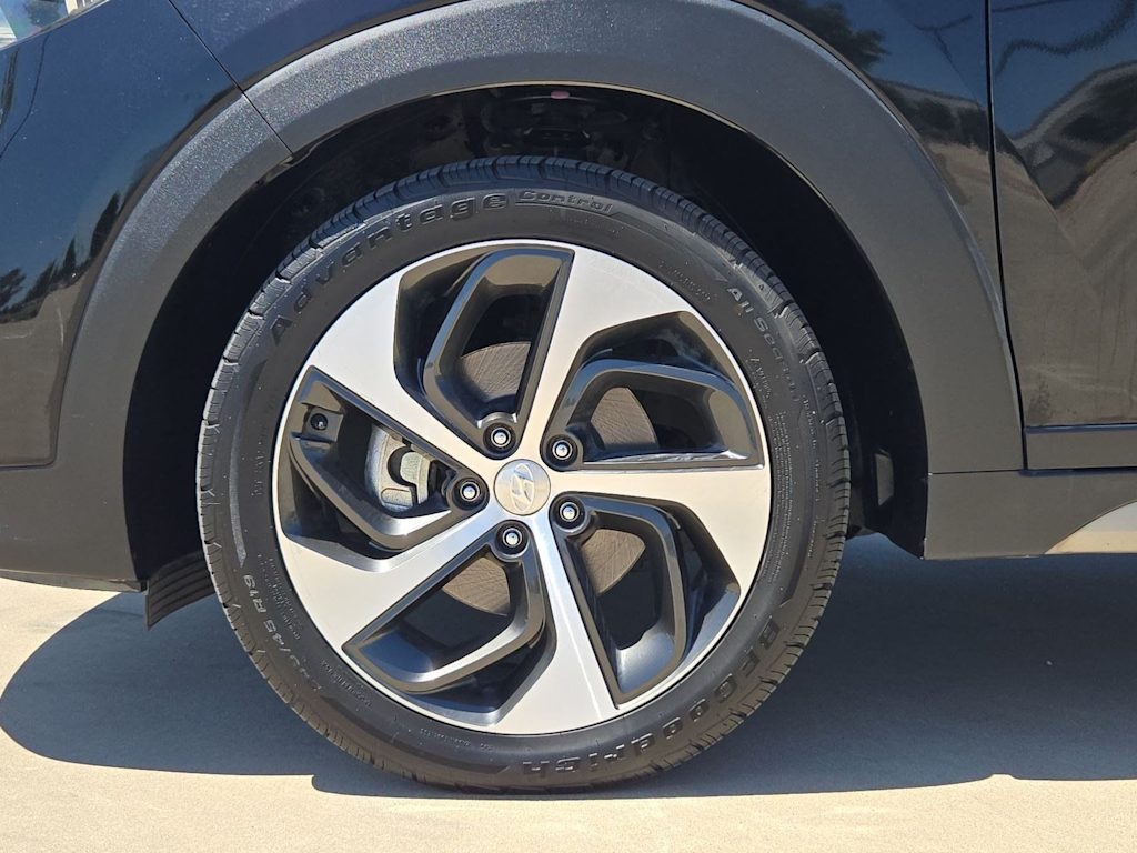 Thumbnail: 2017 Hyundai Tucson - 8