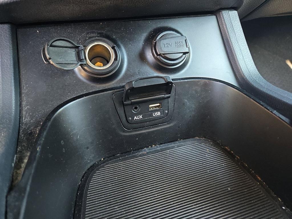 Thumbnail: 2015 Hyundai Santa Fe - 16