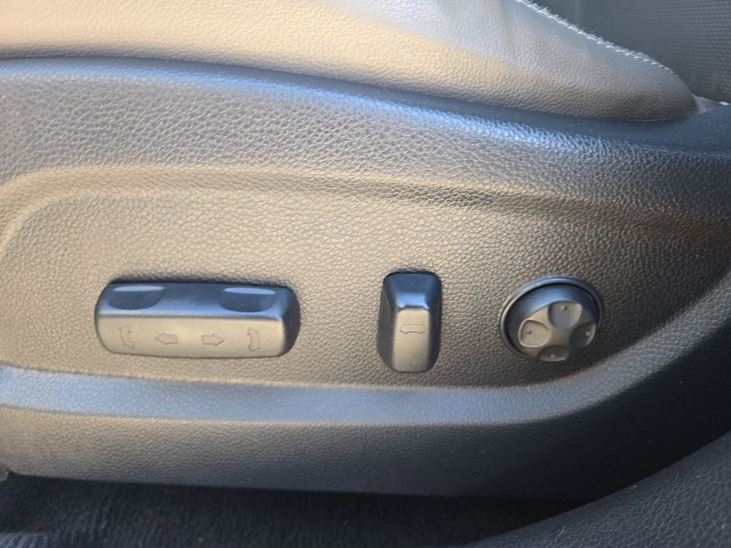 Thumbnail: 2015 Hyundai Santa Fe - 22