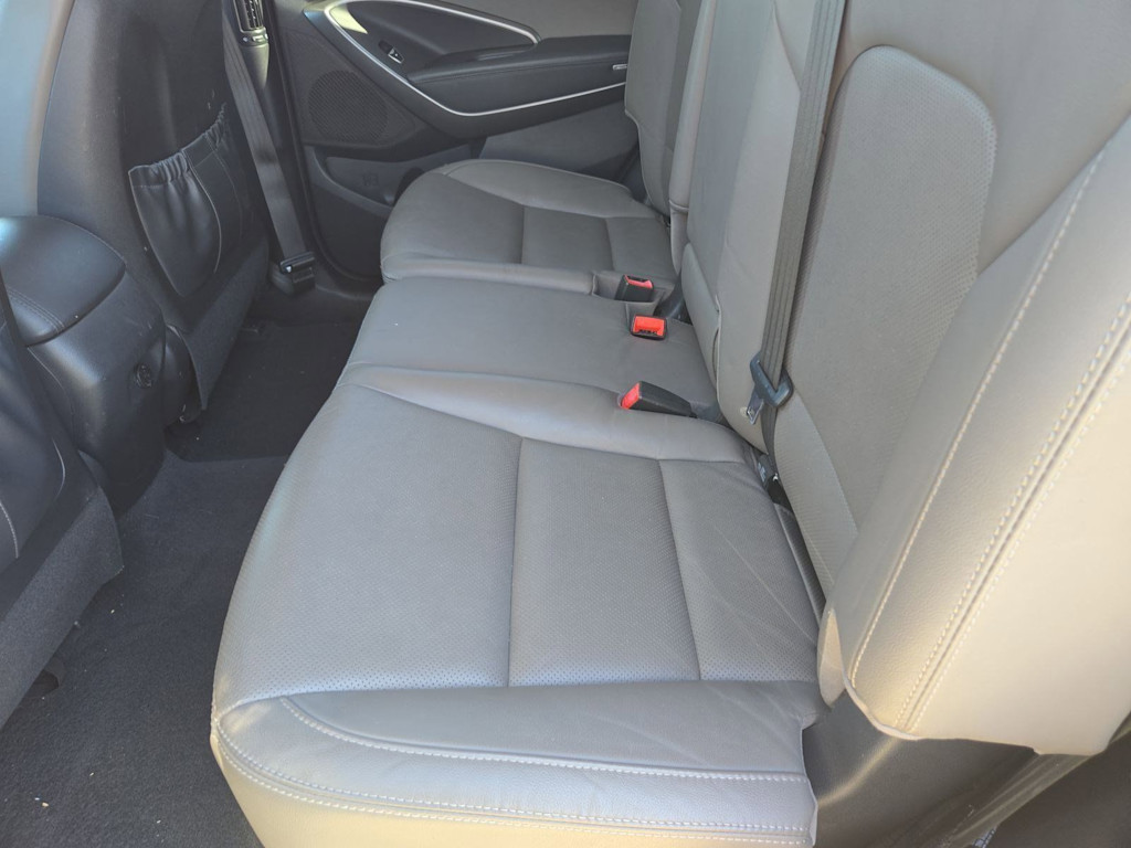 Thumbnail: 2015 Hyundai Santa Fe - 23