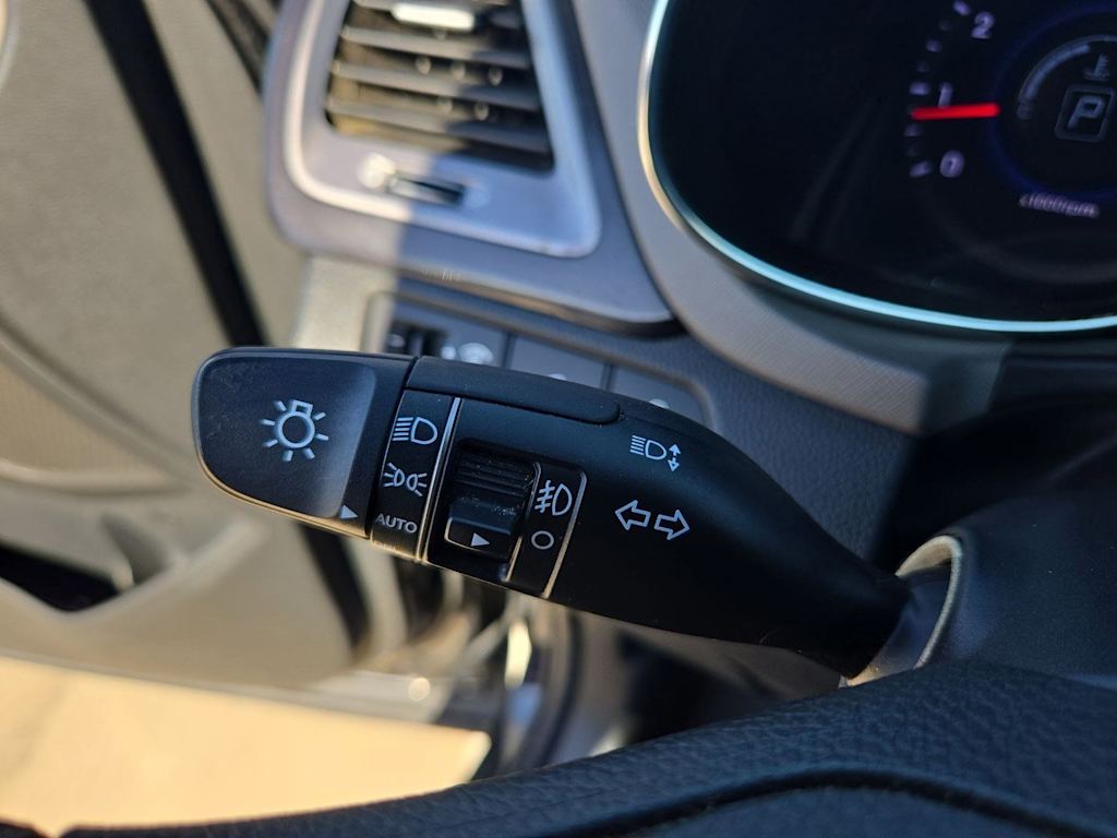 Thumbnail: 2015 Hyundai Santa Fe - 28