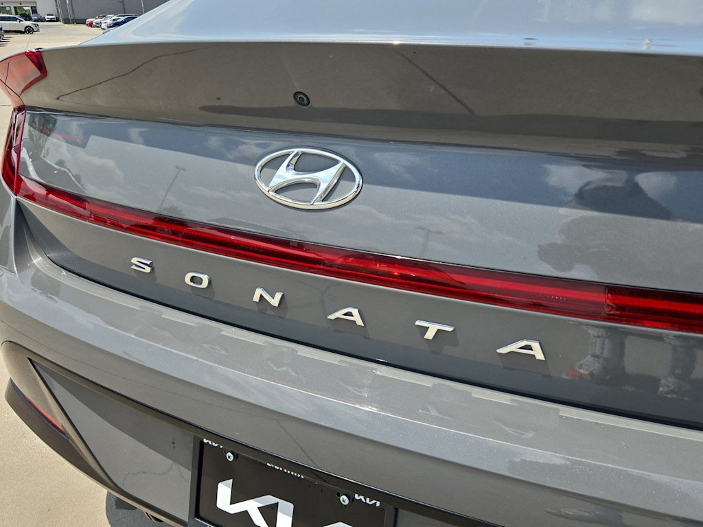 Thumbnail: 2022 Hyundai Sonata - 22