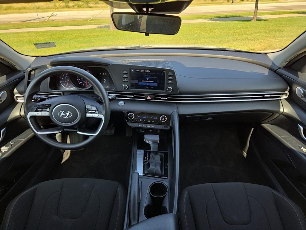 Thumbnail: 2021 Hyundai Elantra - 9