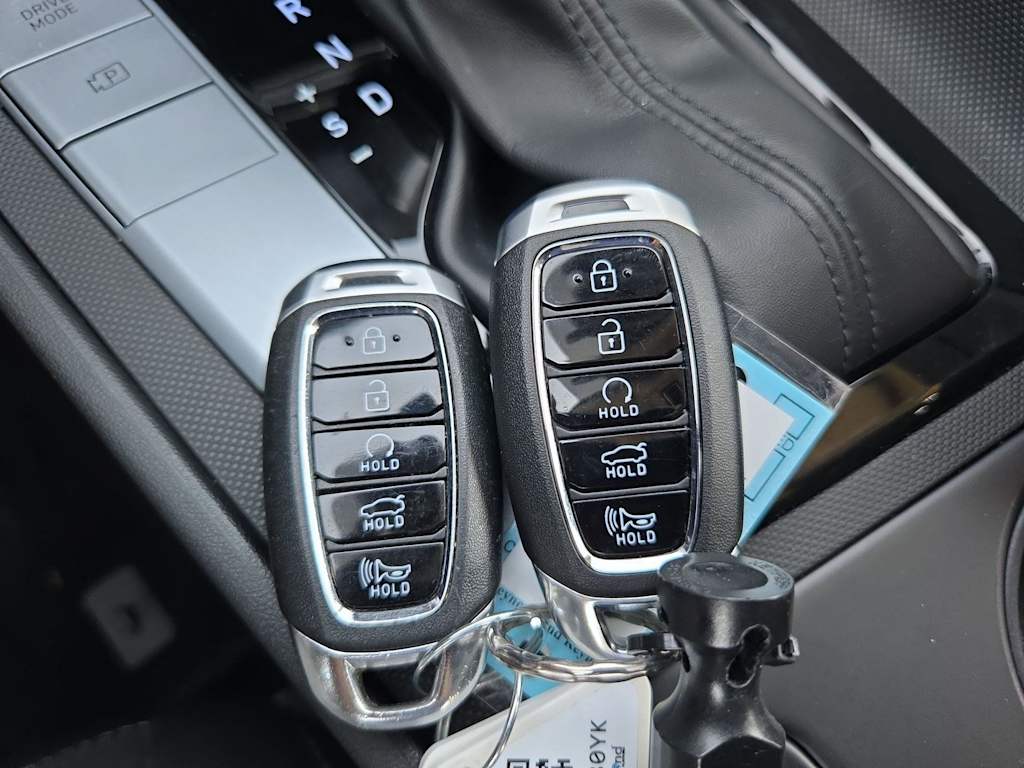 Thumbnail: 2021 Hyundai Elantra - 32