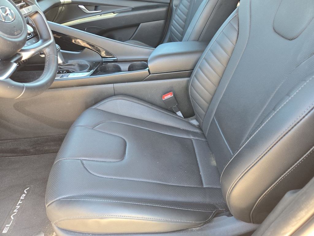 Thumbnail: 2023 Hyundai Elantra - 10