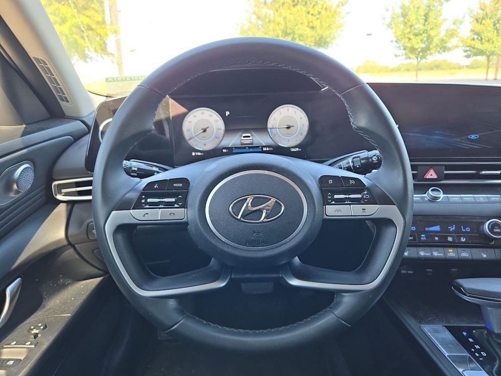 Thumbnail: 2023 Hyundai Elantra - 13
