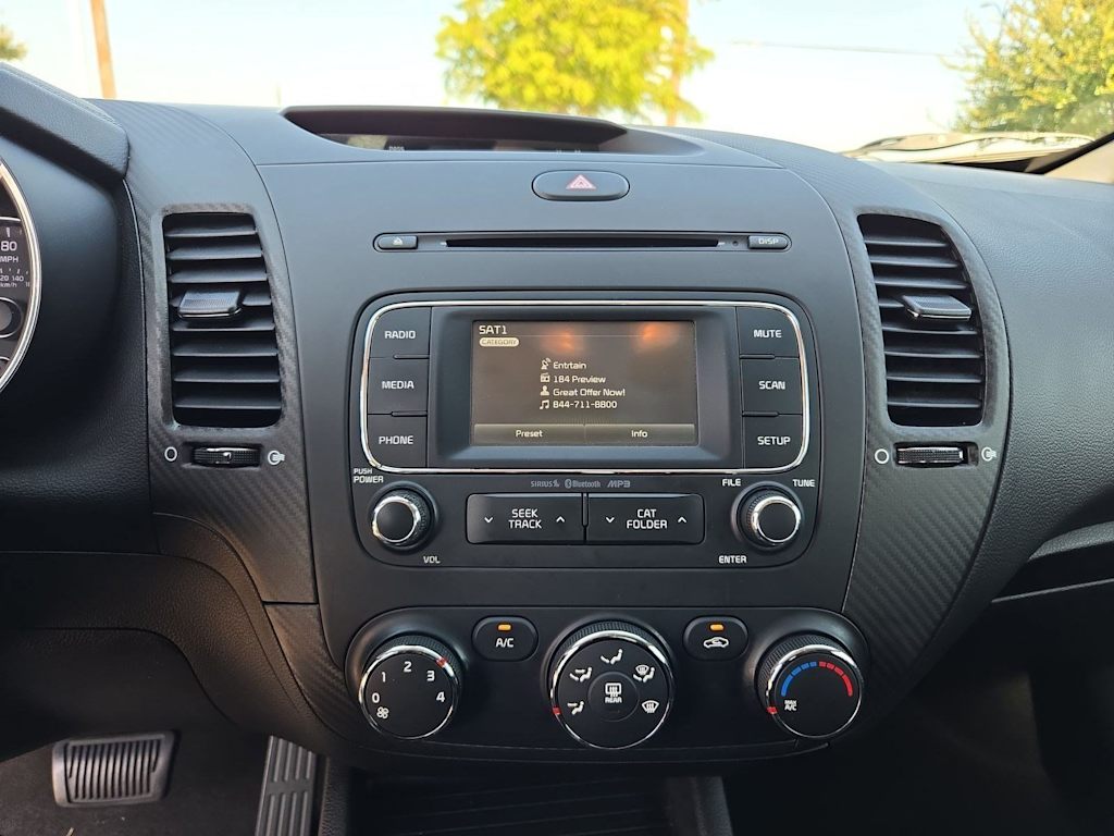 Thumbnail: 2016 Kia Forte - 14