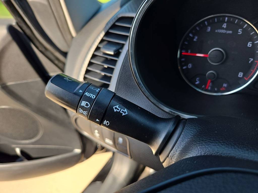Thumbnail: 2016 Kia Forte - 15