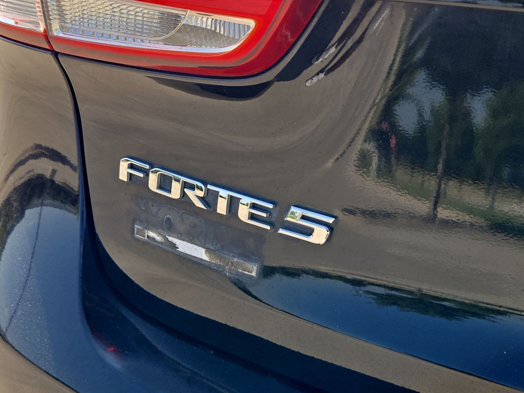 Thumbnail: 2016 Kia Forte - 22