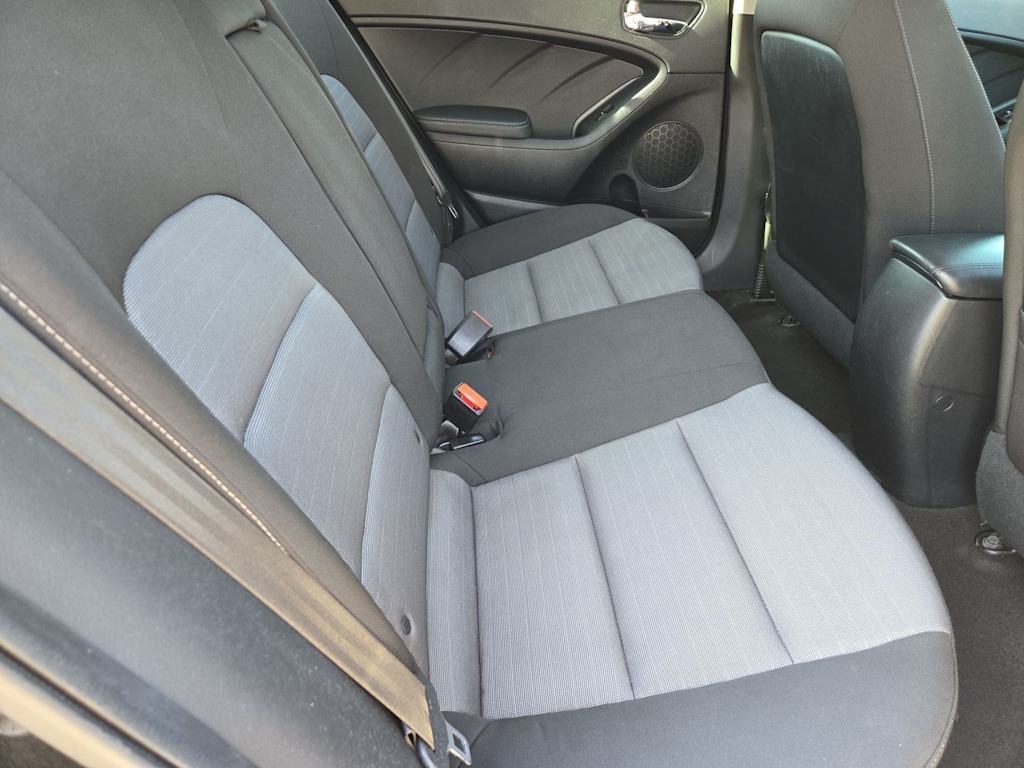 Thumbnail: 2016 Kia Forte - 25