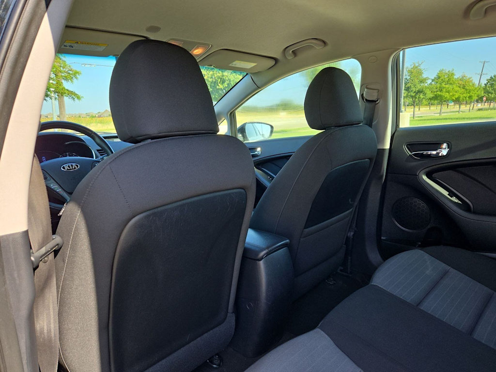 Thumbnail: 2016 Kia Forte - 12