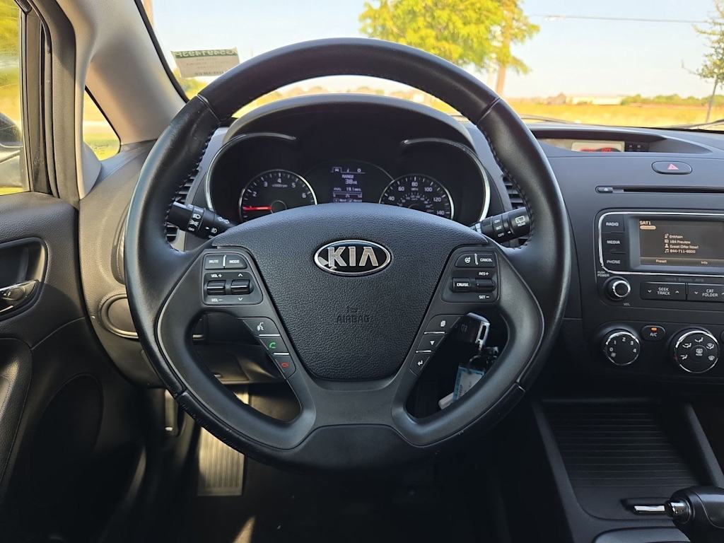 Thumbnail: 2016 Kia Forte - 13