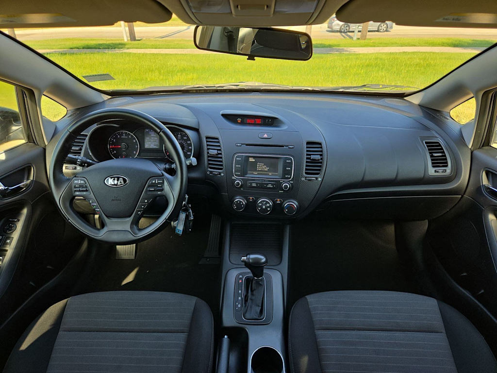 Thumbnail: 2016 Kia Forte - 9