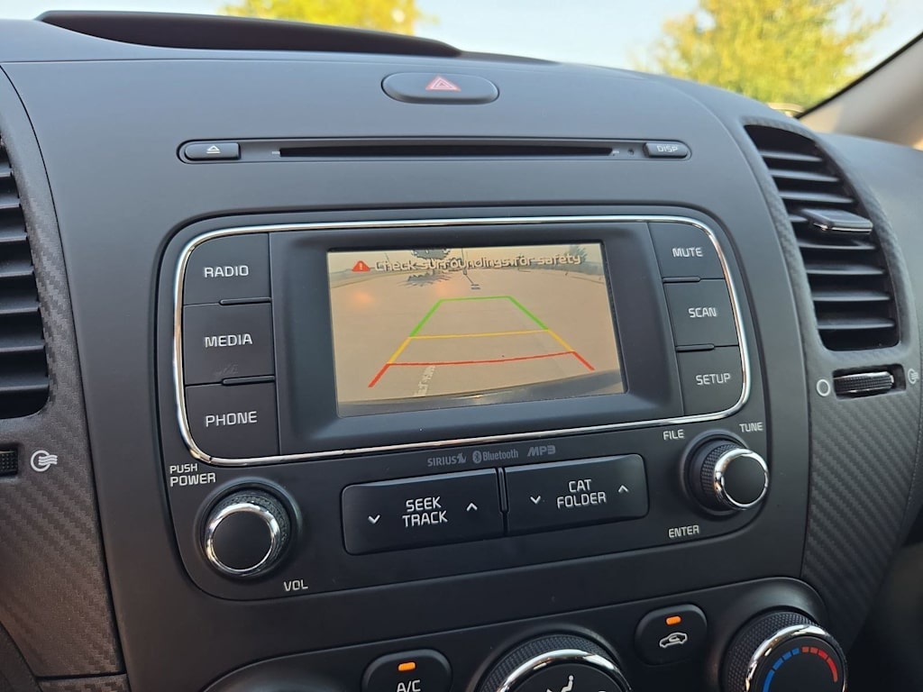 Thumbnail: 2016 Kia Forte - 28