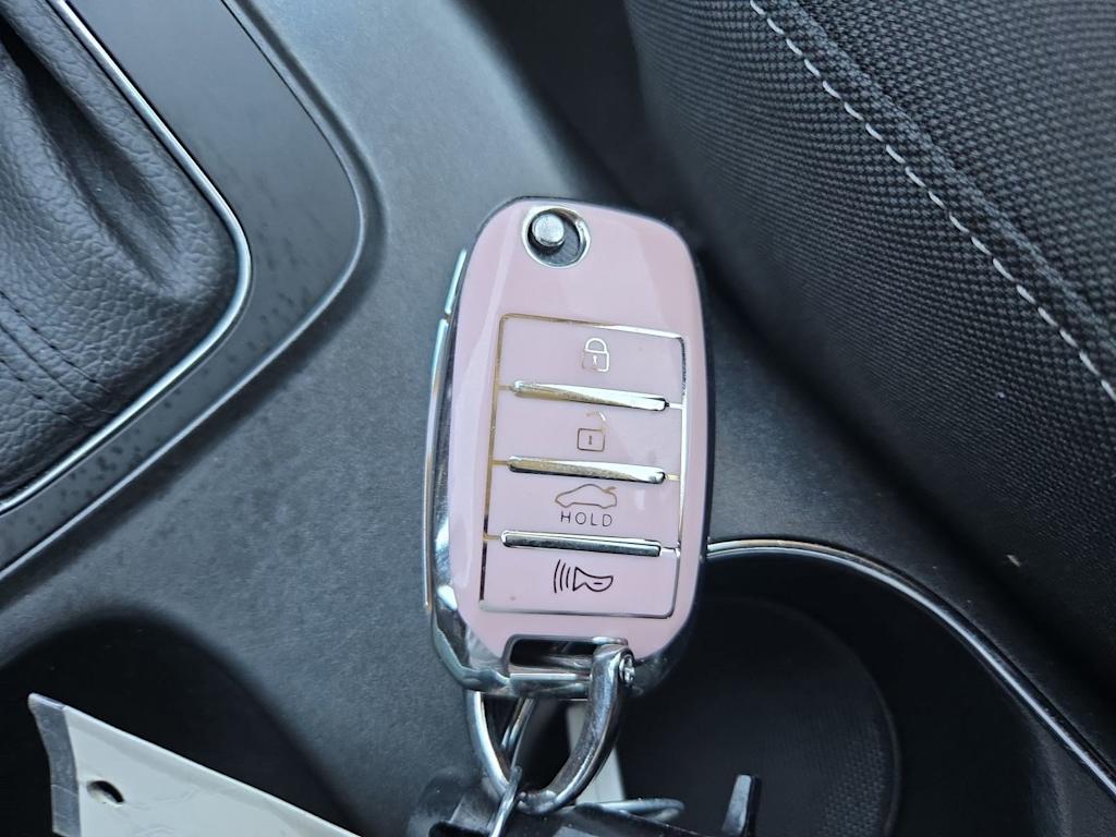 Thumbnail: 2016 Kia Forte - 33