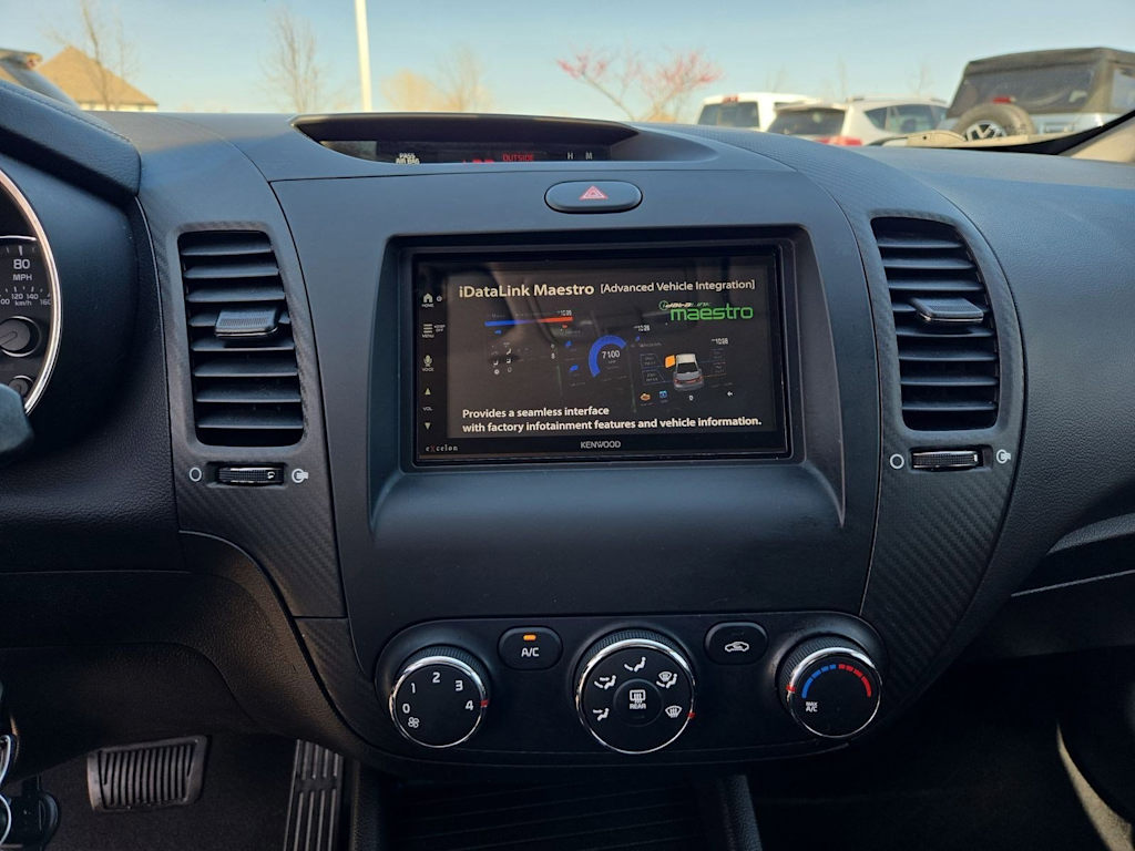 Thumbnail: 2016 Kia Forte - 14