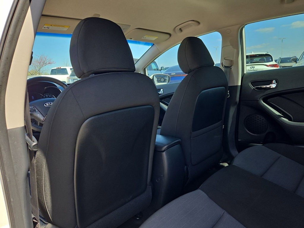 Thumbnail: 2016 Kia Forte - 12