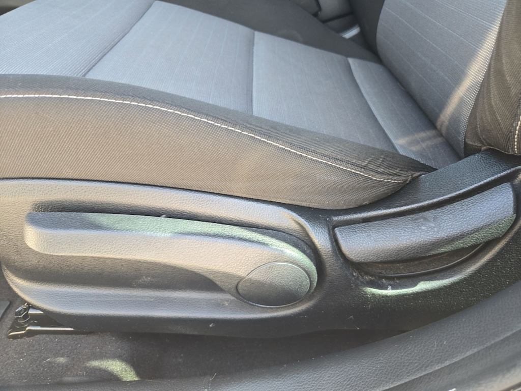 Thumbnail: 2016 Kia Forte - 23