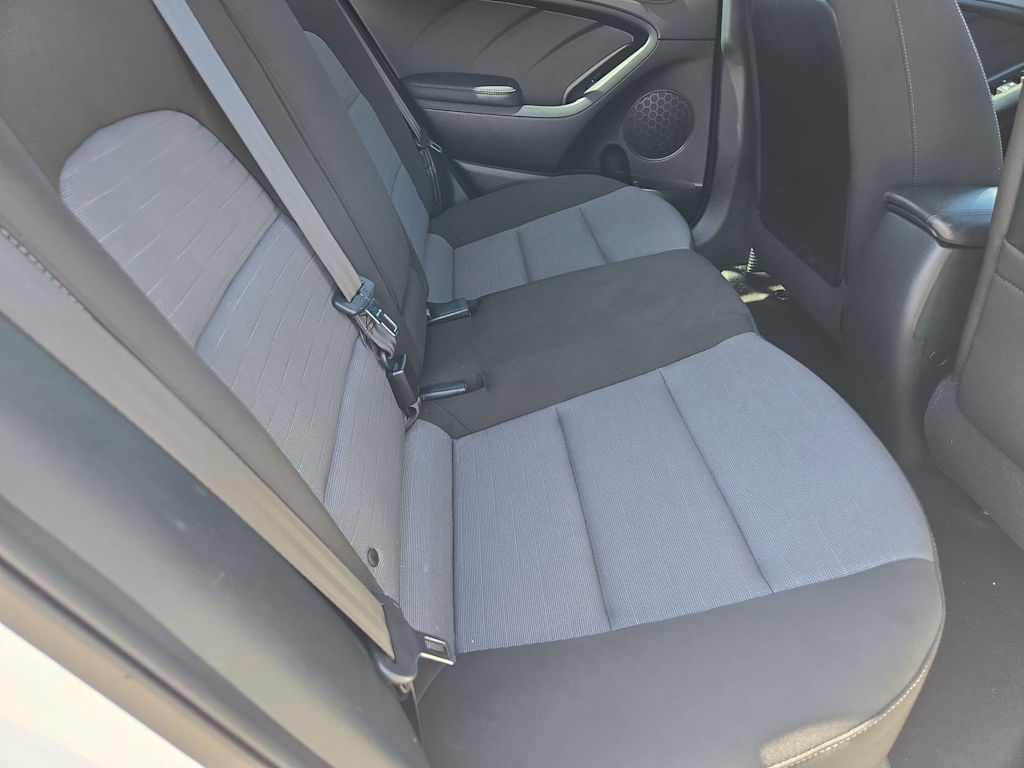 Thumbnail: 2016 Kia Forte - 25