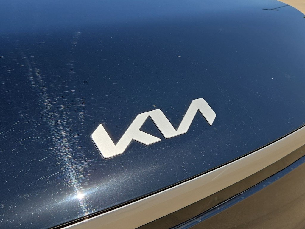 Thumbnail: 2024 Kia EV9 - 7