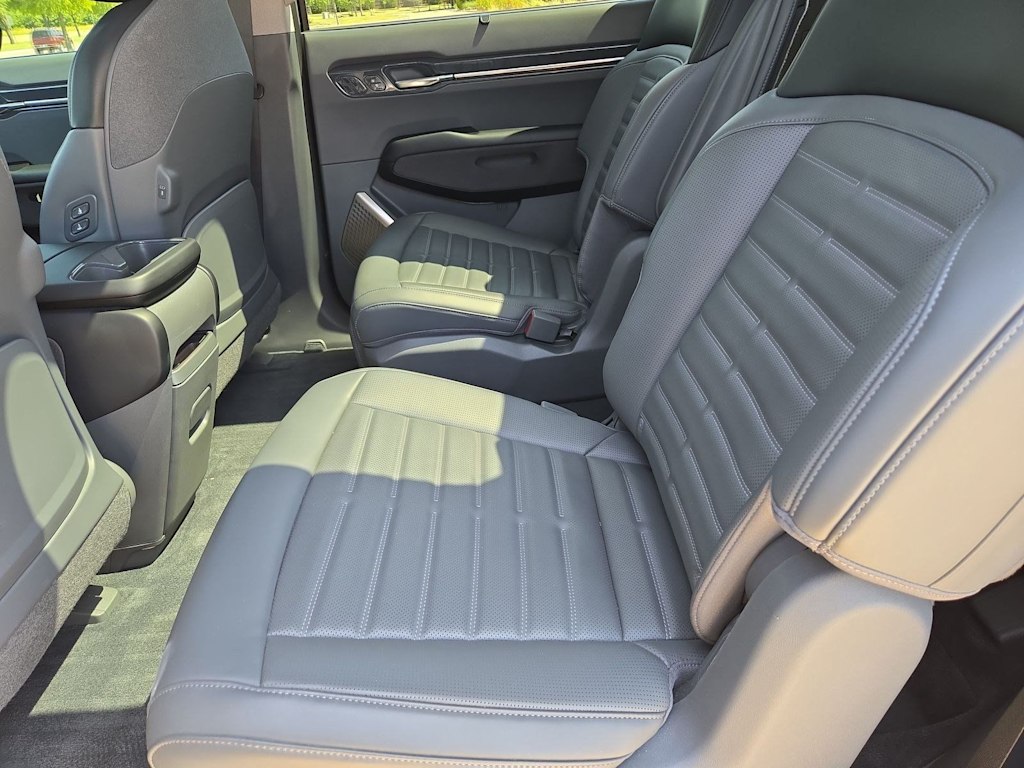 Thumbnail: 2024 Kia EV9 - 24