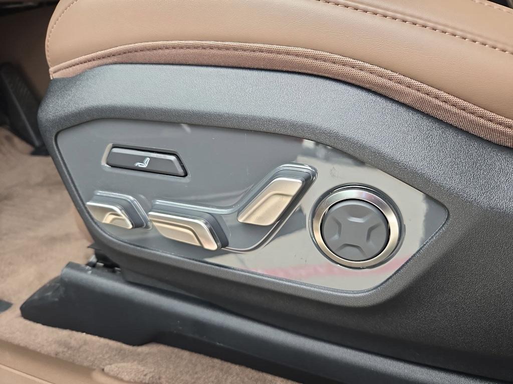 Thumbnail: 2024 Kia EV9 - 23