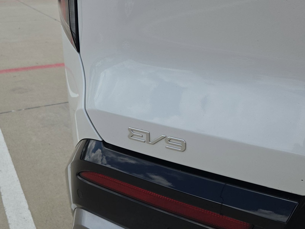 Thumbnail: 2024 Kia EV9 - 22