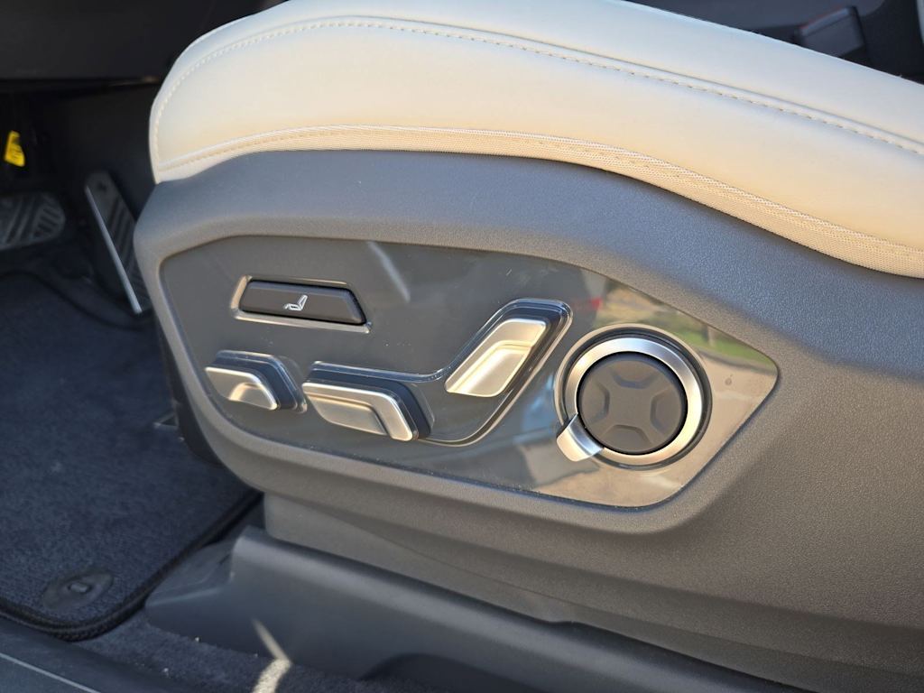 Thumbnail: 2024 Kia EV9 - 21