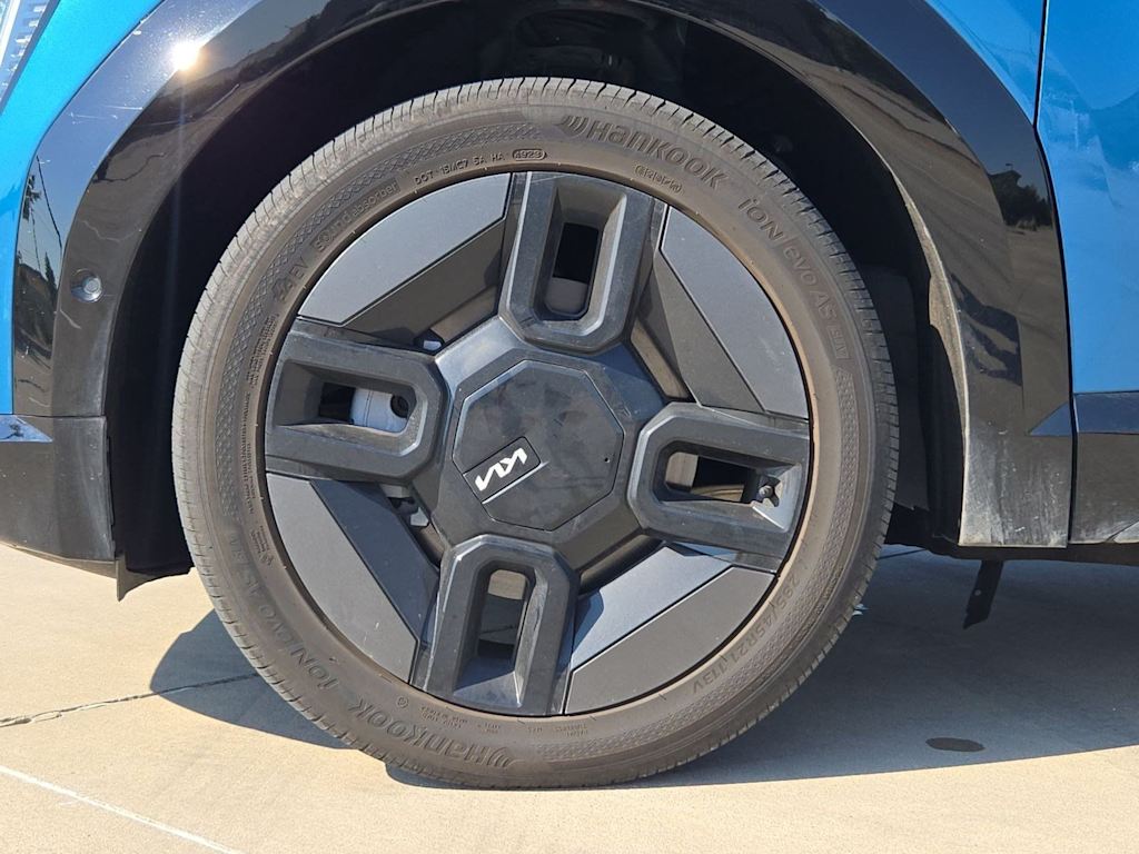 Thumbnail: 2024 Kia EV9 - 8