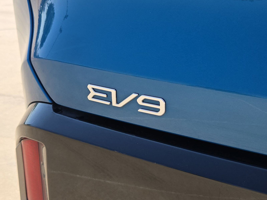 Thumbnail: 2024 Kia EV9 - 20