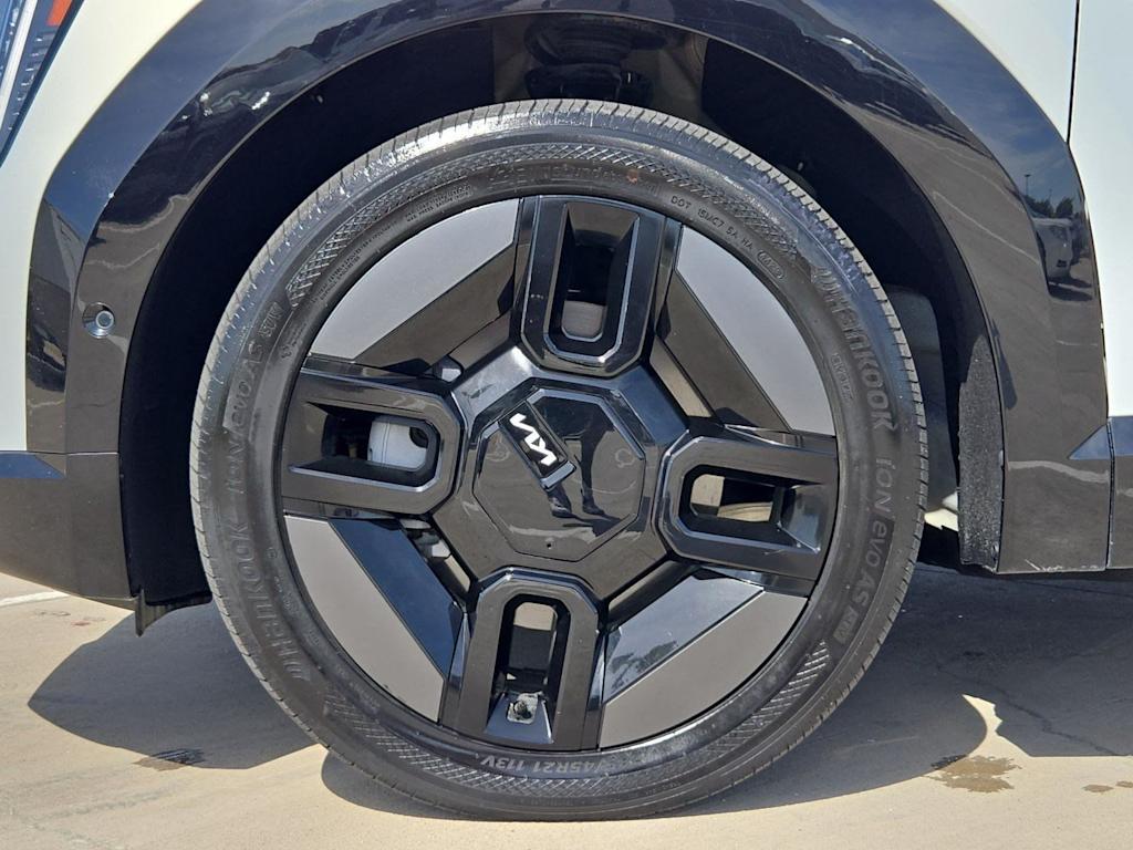 Thumbnail: 2024 Kia EV9 - 7