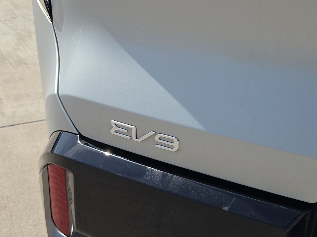 Thumbnail: 2024 Kia EV9 - 21