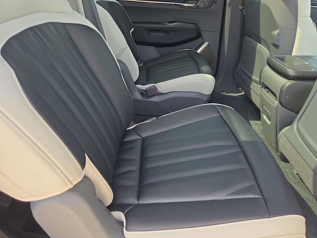 Thumbnail: 2024 Kia EV9 - 10