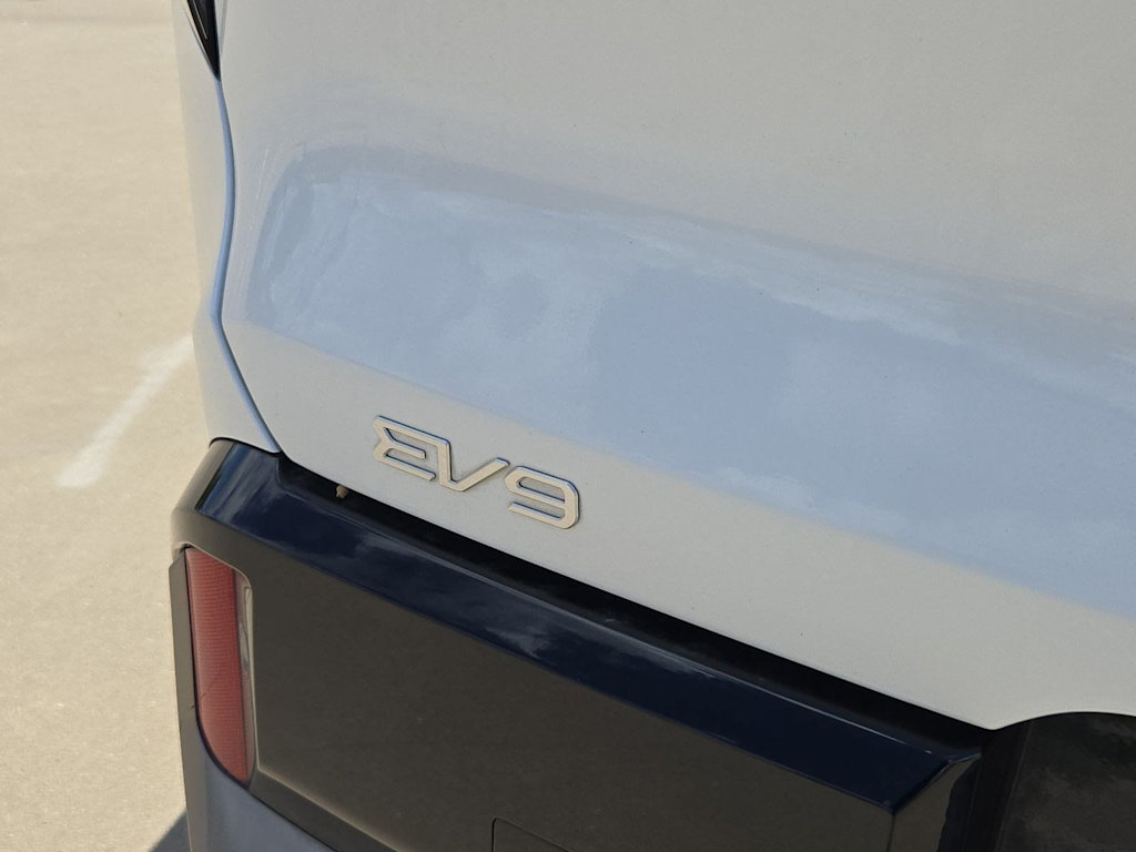 Thumbnail: 2024 Kia EV9 - 20