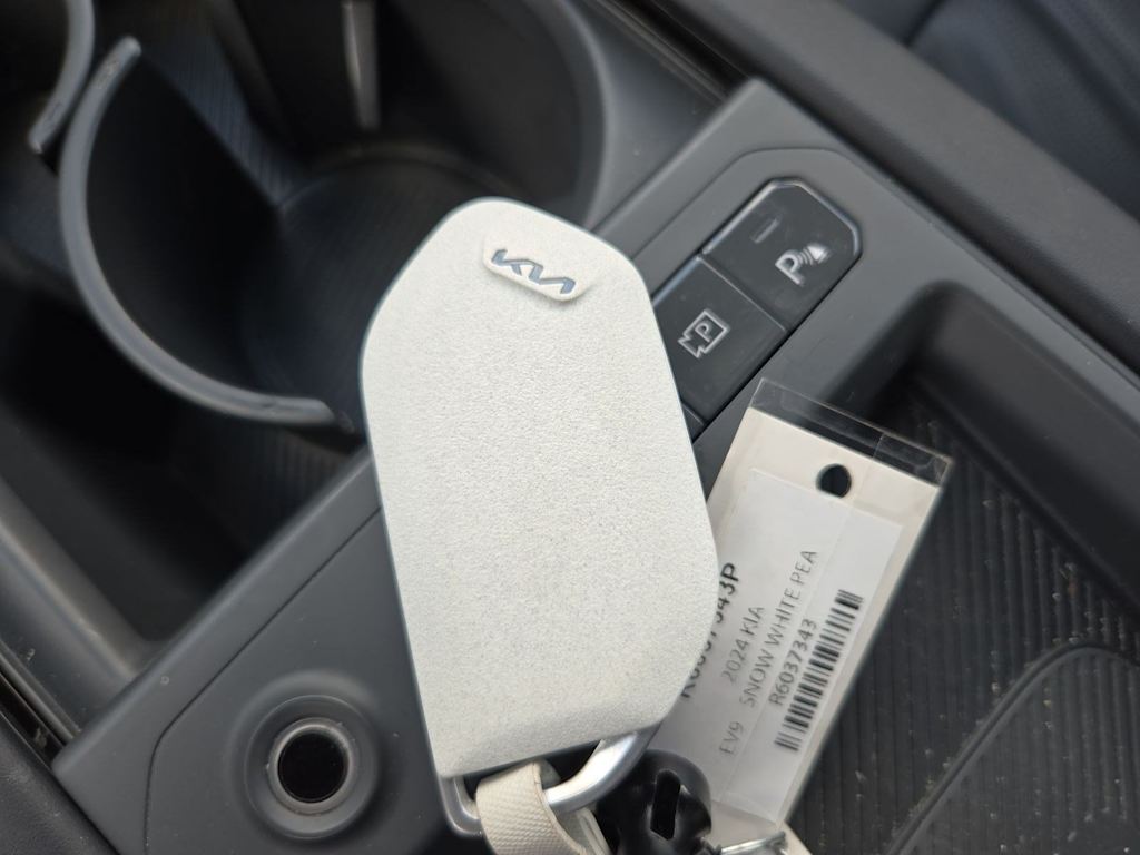 Thumbnail: 2024 Kia EV9 - 36
