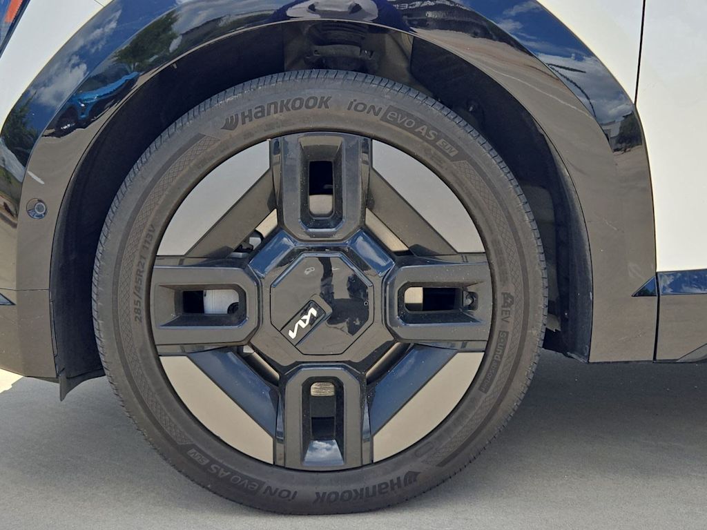 Thumbnail: 2024 Kia EV9 - 7