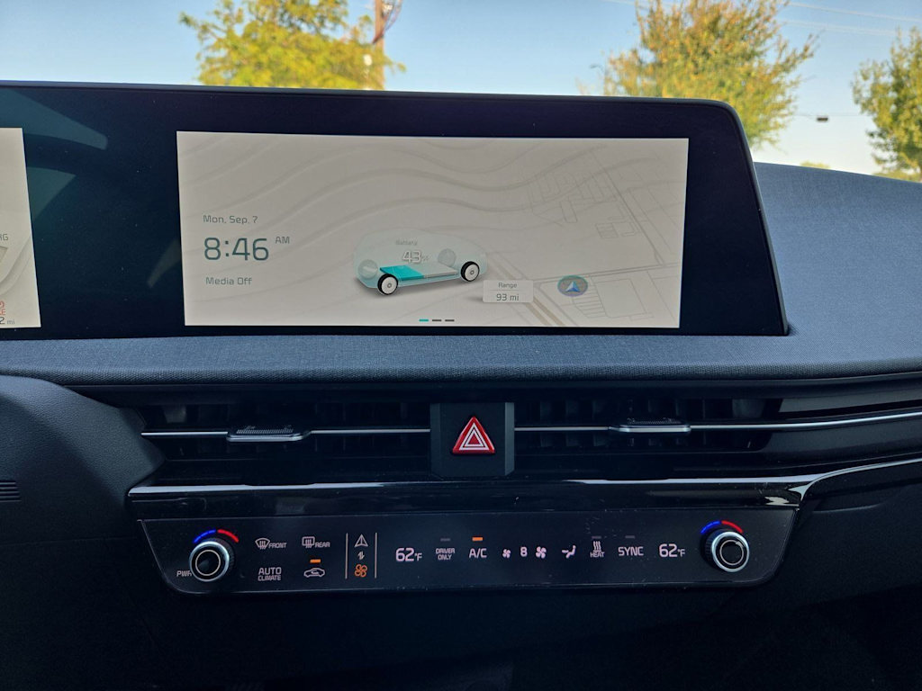 Thumbnail: 2023 Kia EV6 - 13