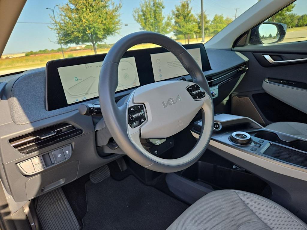 Thumbnail: 2023 Kia EV6 - 2