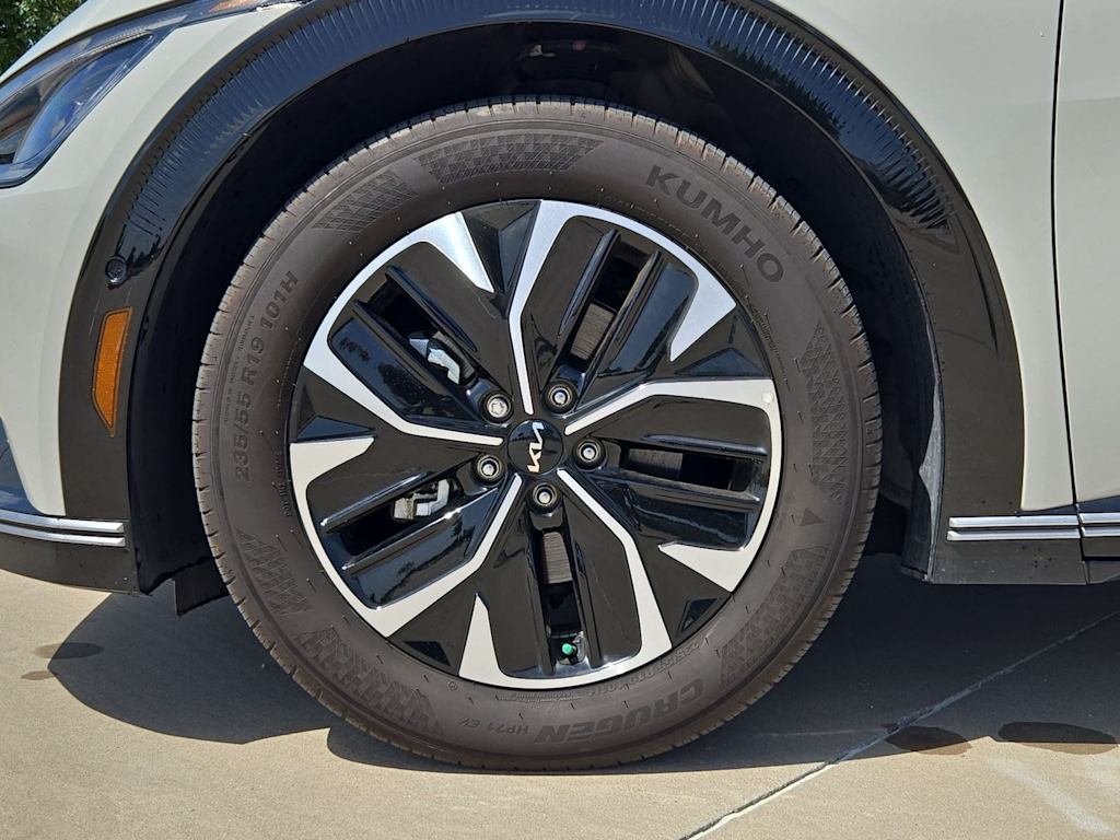 Thumbnail: 2024 Kia EV6 - 8