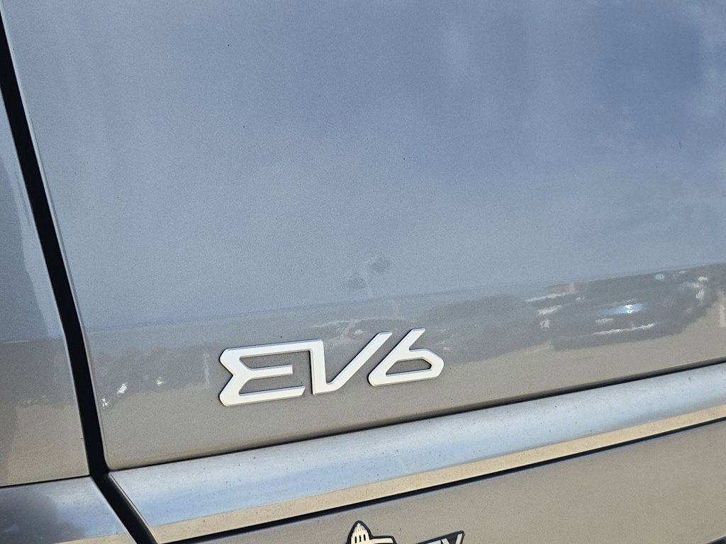 Thumbnail: 2023 Kia EV6 - 21