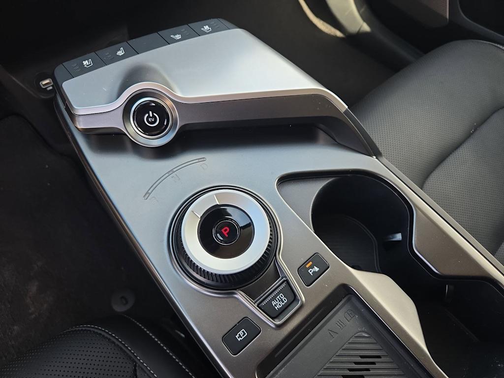 Thumbnail: 2023 Kia EV6 - 32