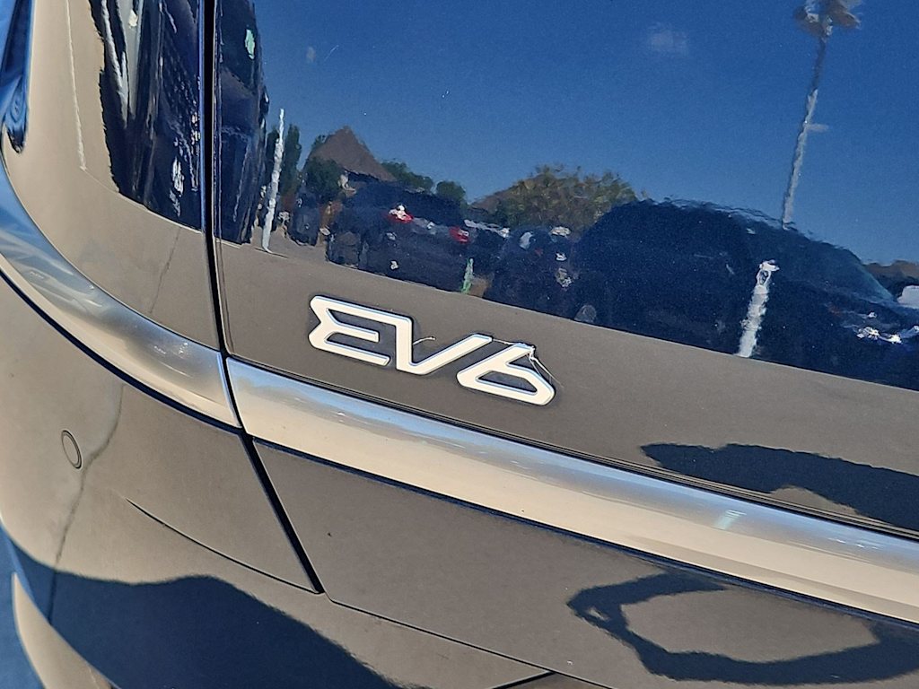 Thumbnail: 2023 Kia EV6 - 22