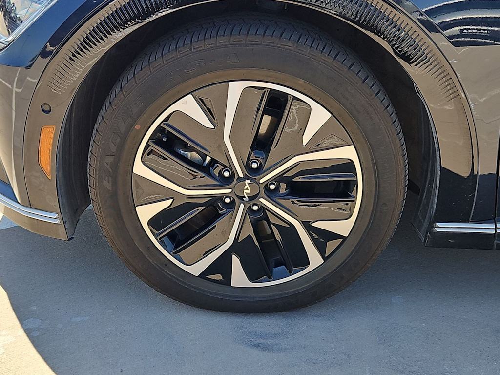 Thumbnail: 2023 Kia EV6 - 6