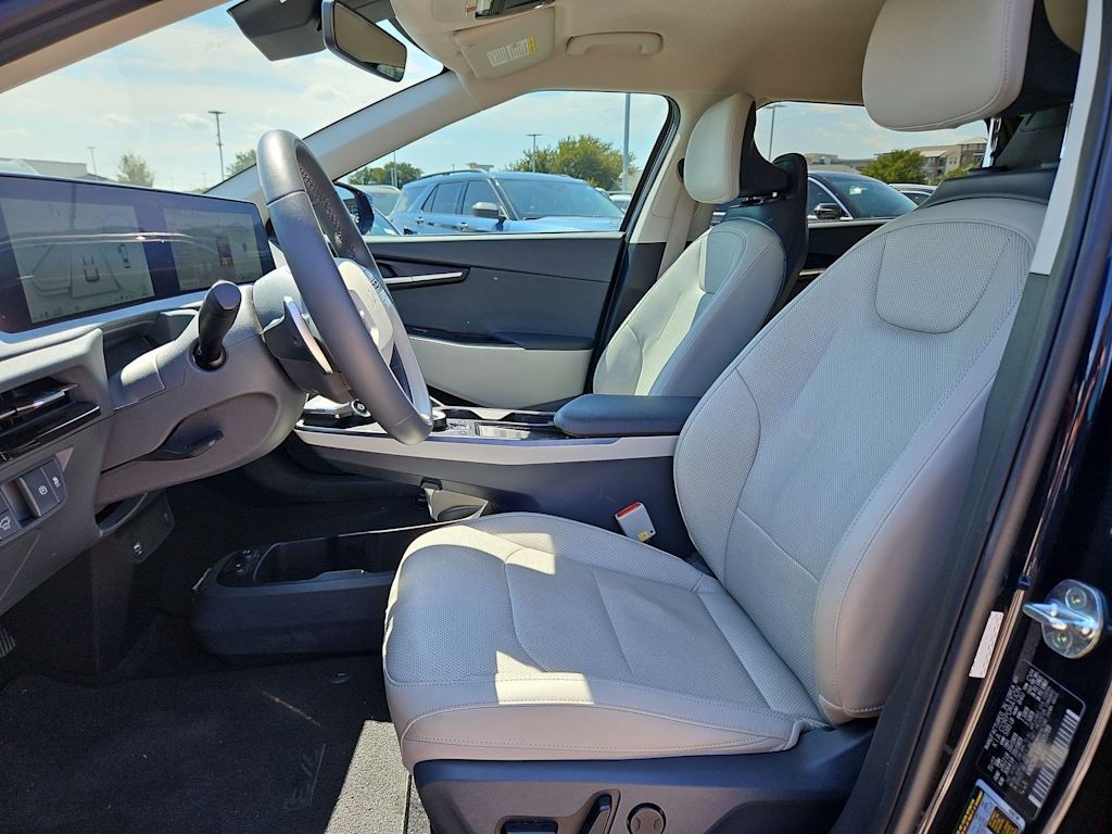 Thumbnail: 2023 Kia EV6 - 8