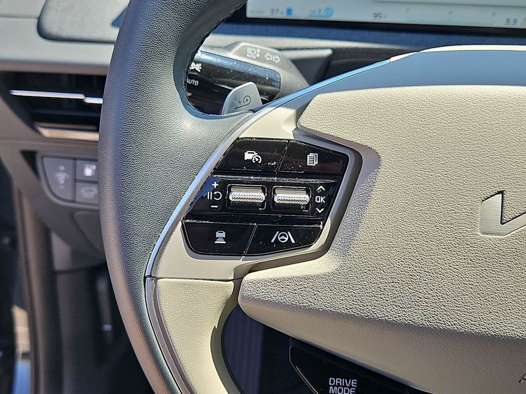 Thumbnail: 2023 Kia EV6 - 26
