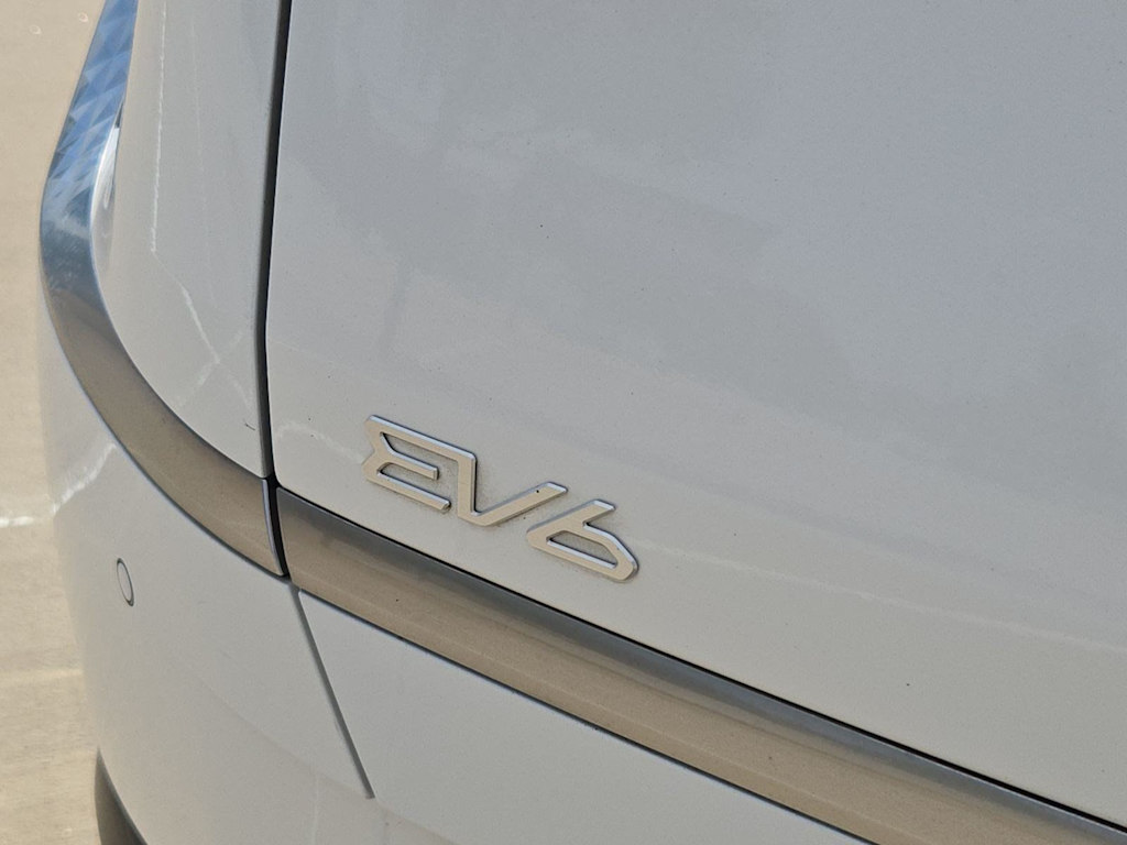 Thumbnail: 2023 Kia EV6 - 20