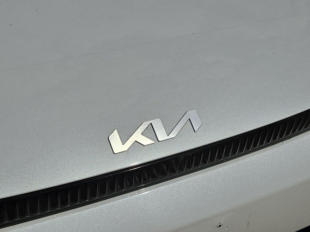 Thumbnail: 2023 Kia EV6 - 6